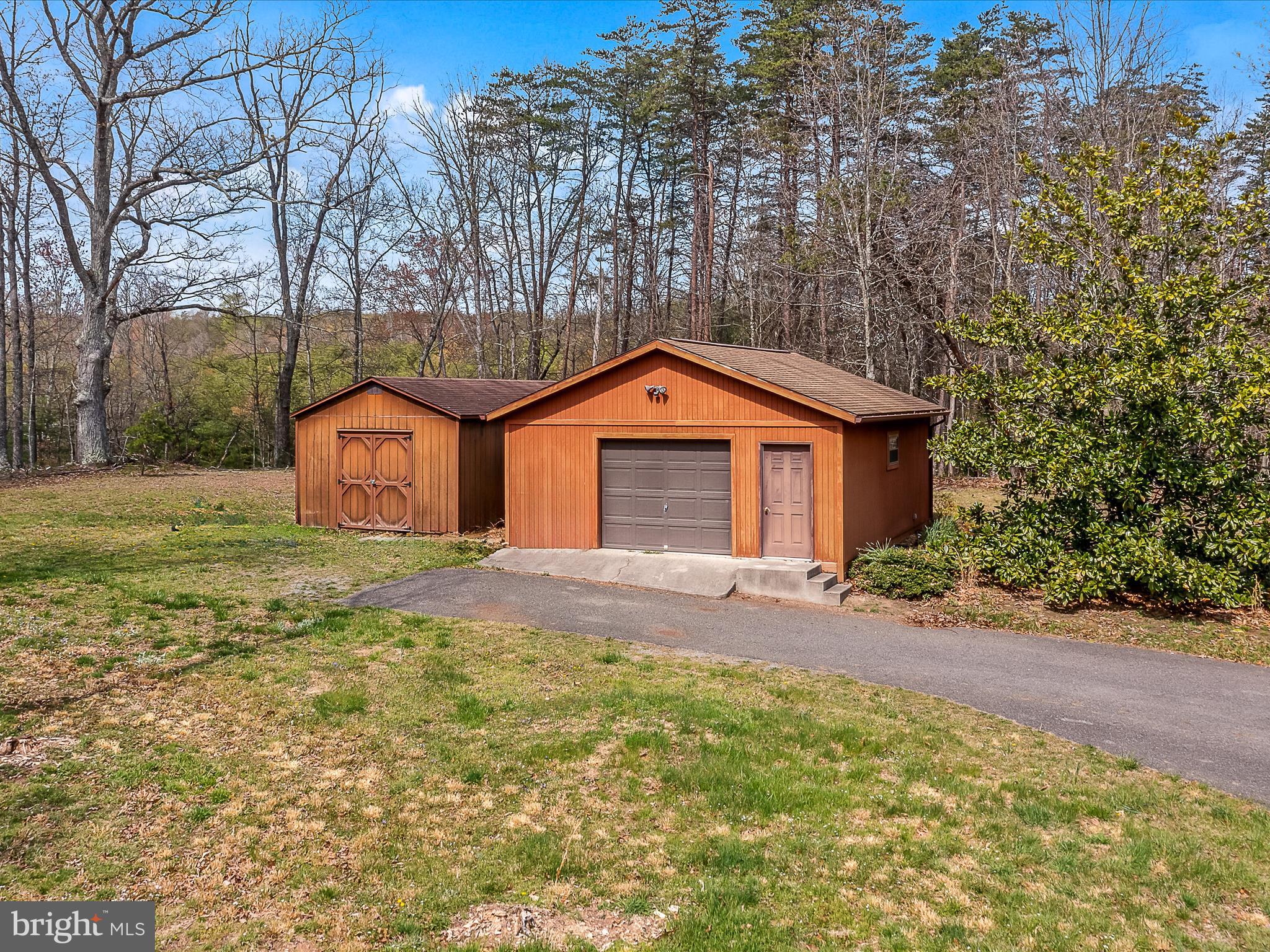 80 Spring Valley Ln