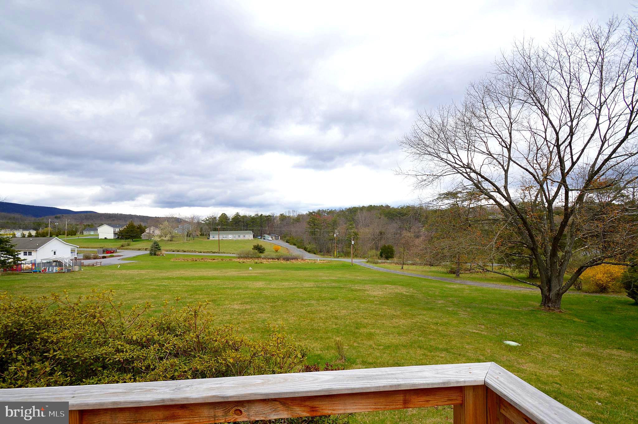 62 Spiceberry Ln