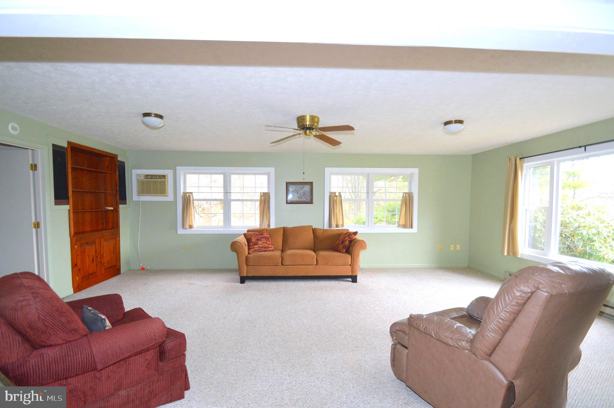 62 Spiceberry Ln