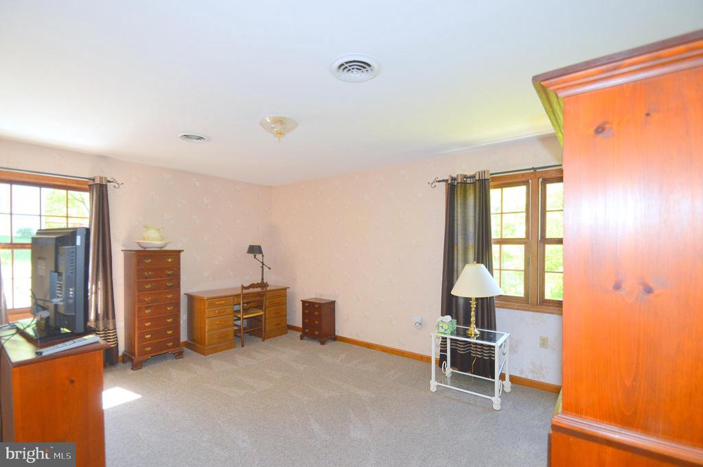 130 Merrywoods Dr
