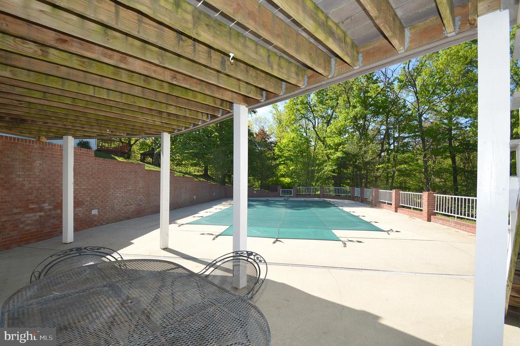 130 Merrywoods Dr