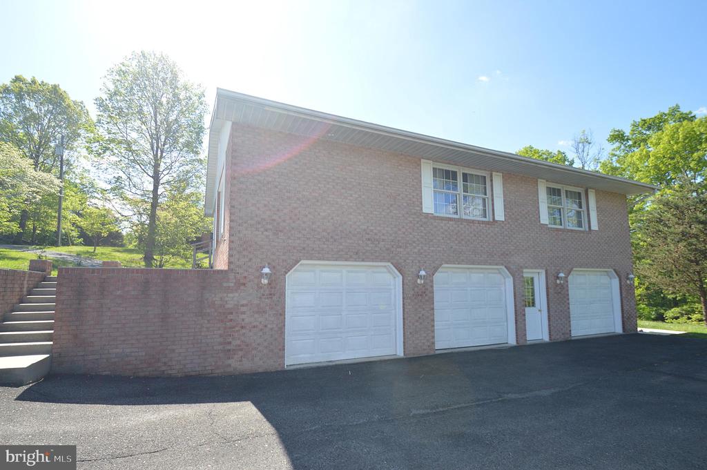 130 Merrywoods Dr
