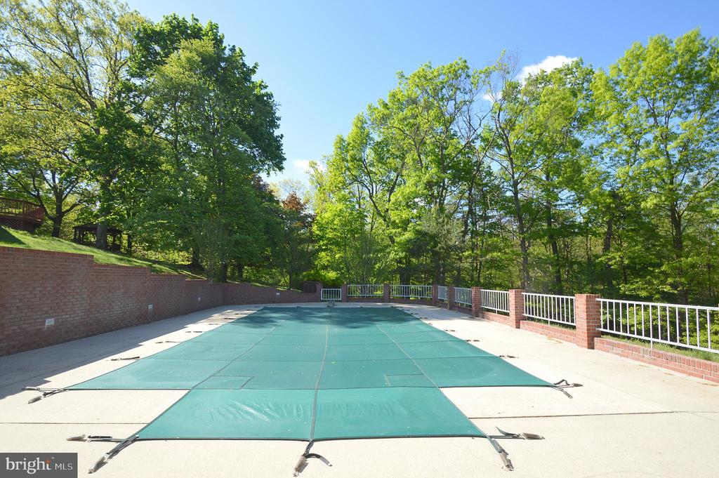 130 Merrywoods Dr