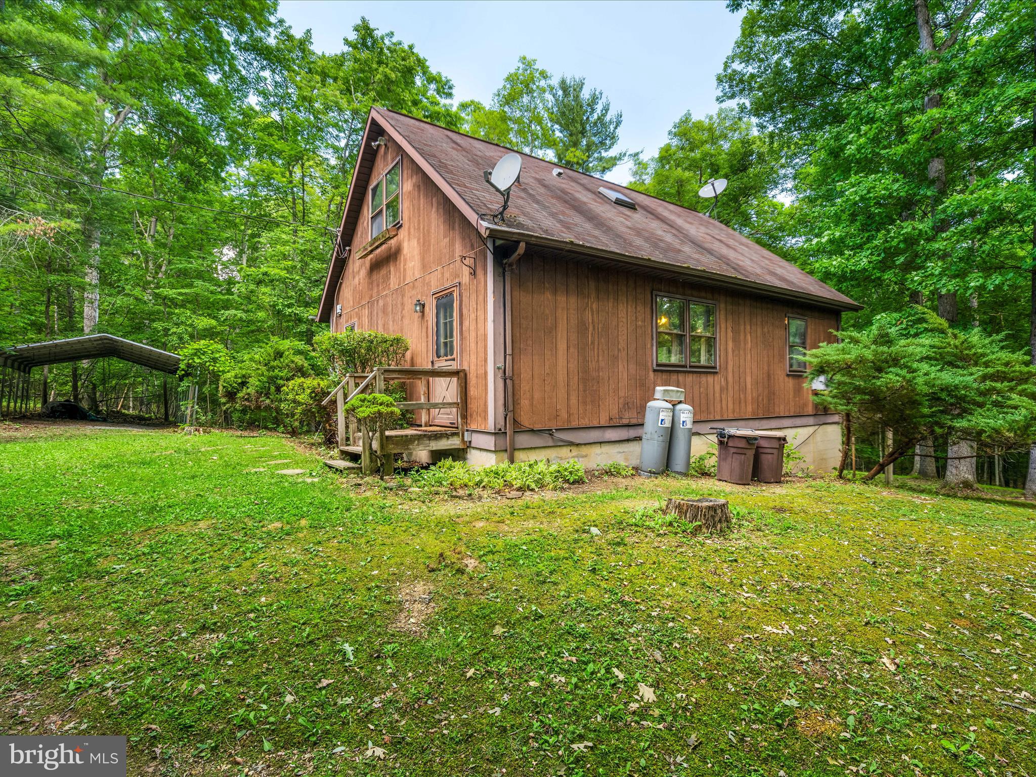 98 Nightshade Ln