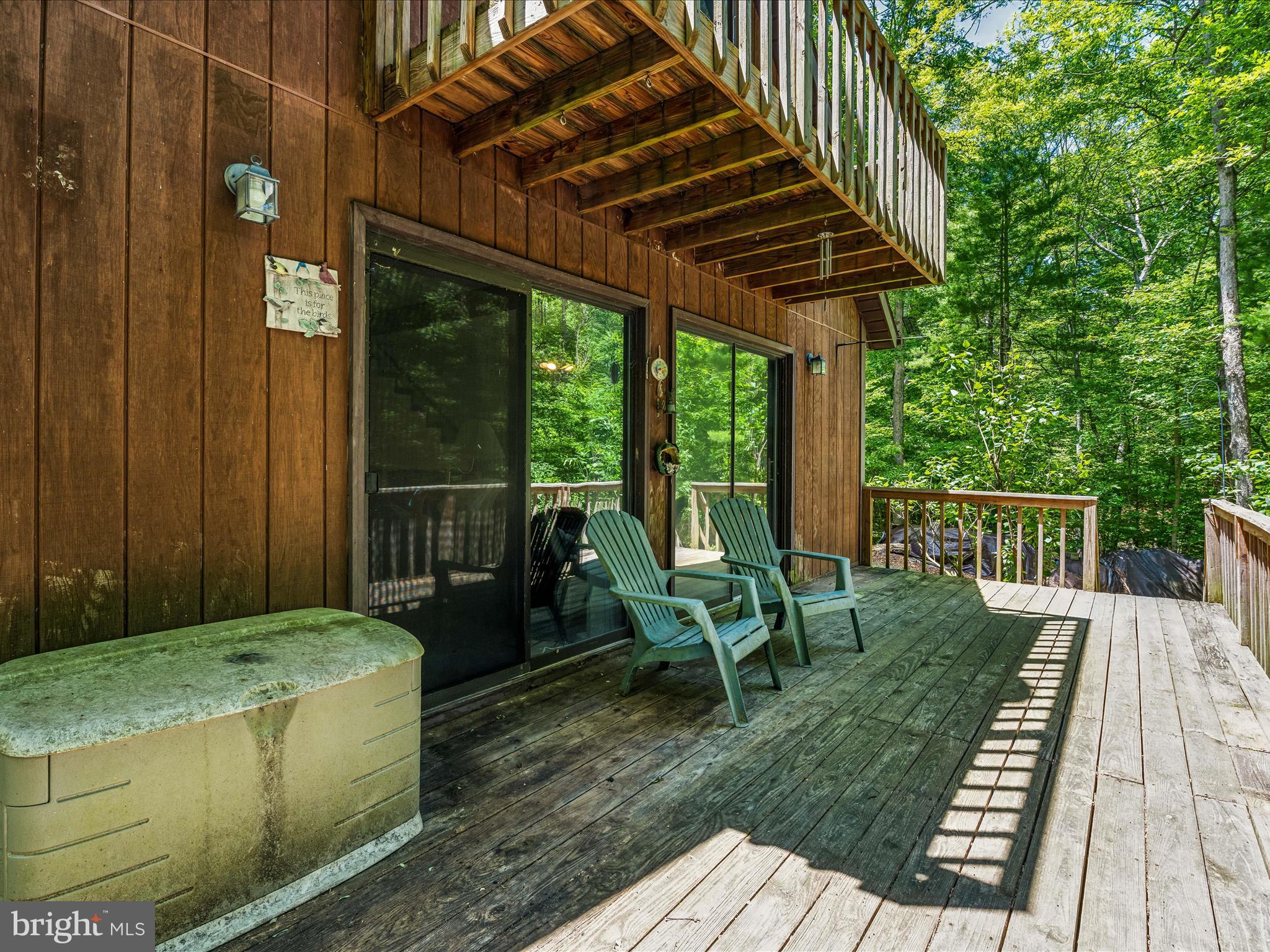 98 Nightshade Ln