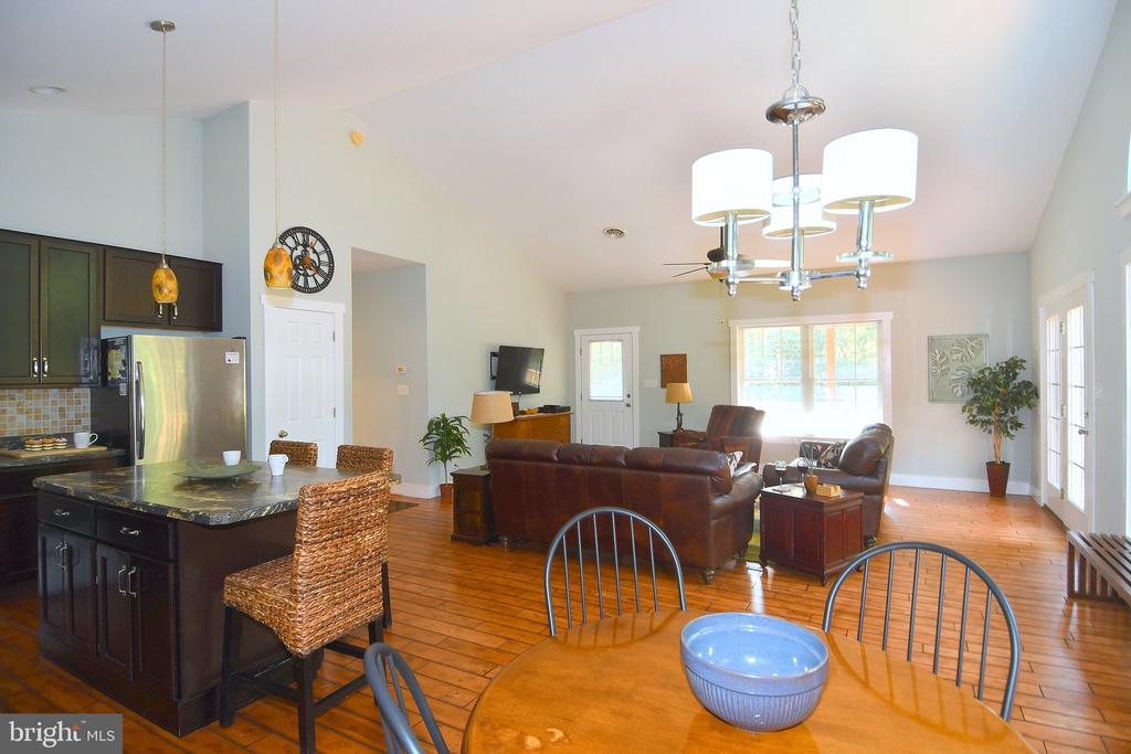 448 Foggy Bottom Ln