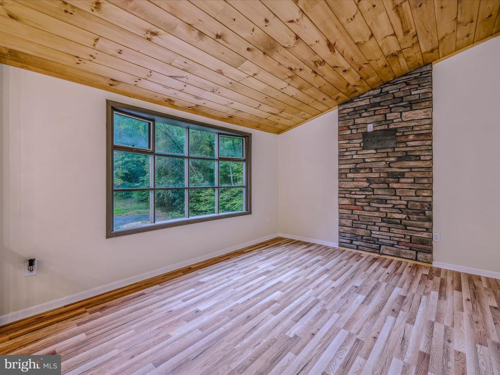 116 Fern Place Ln