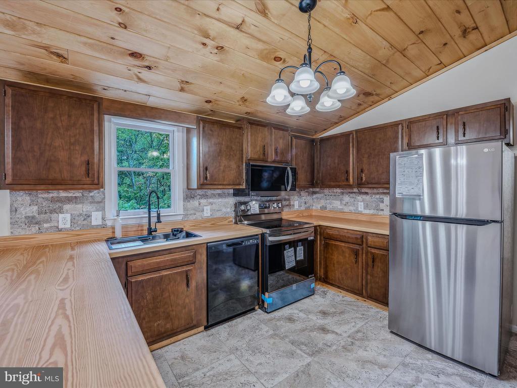 116 Fern Place Ln