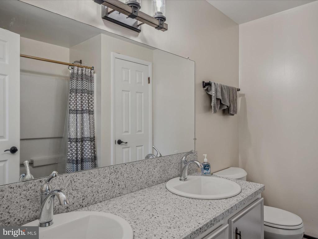1165 Waugh Rd