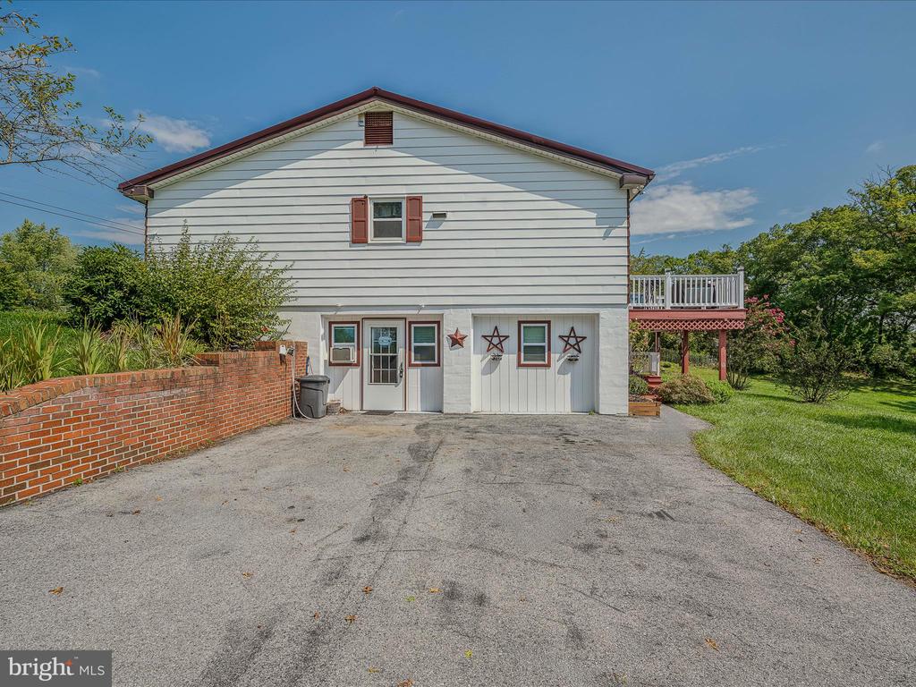 1165 Waugh Rd