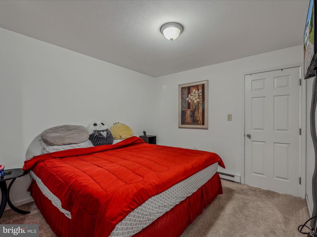 1165 Waugh Rd