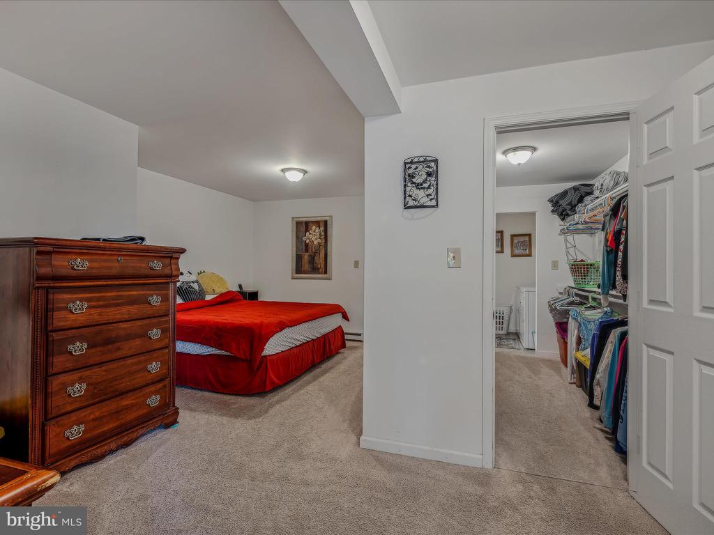 1165 Waugh Rd