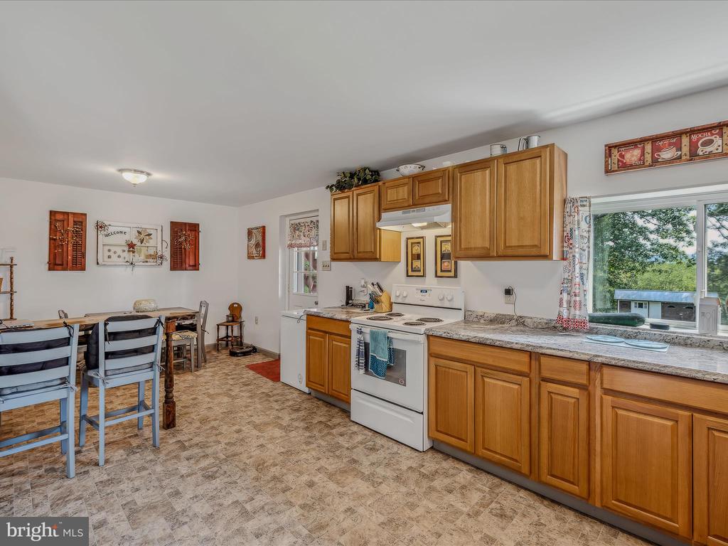 1165 Waugh Rd