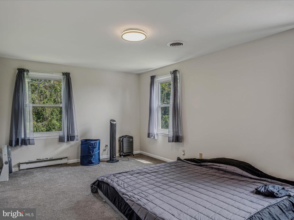1165 Waugh Rd