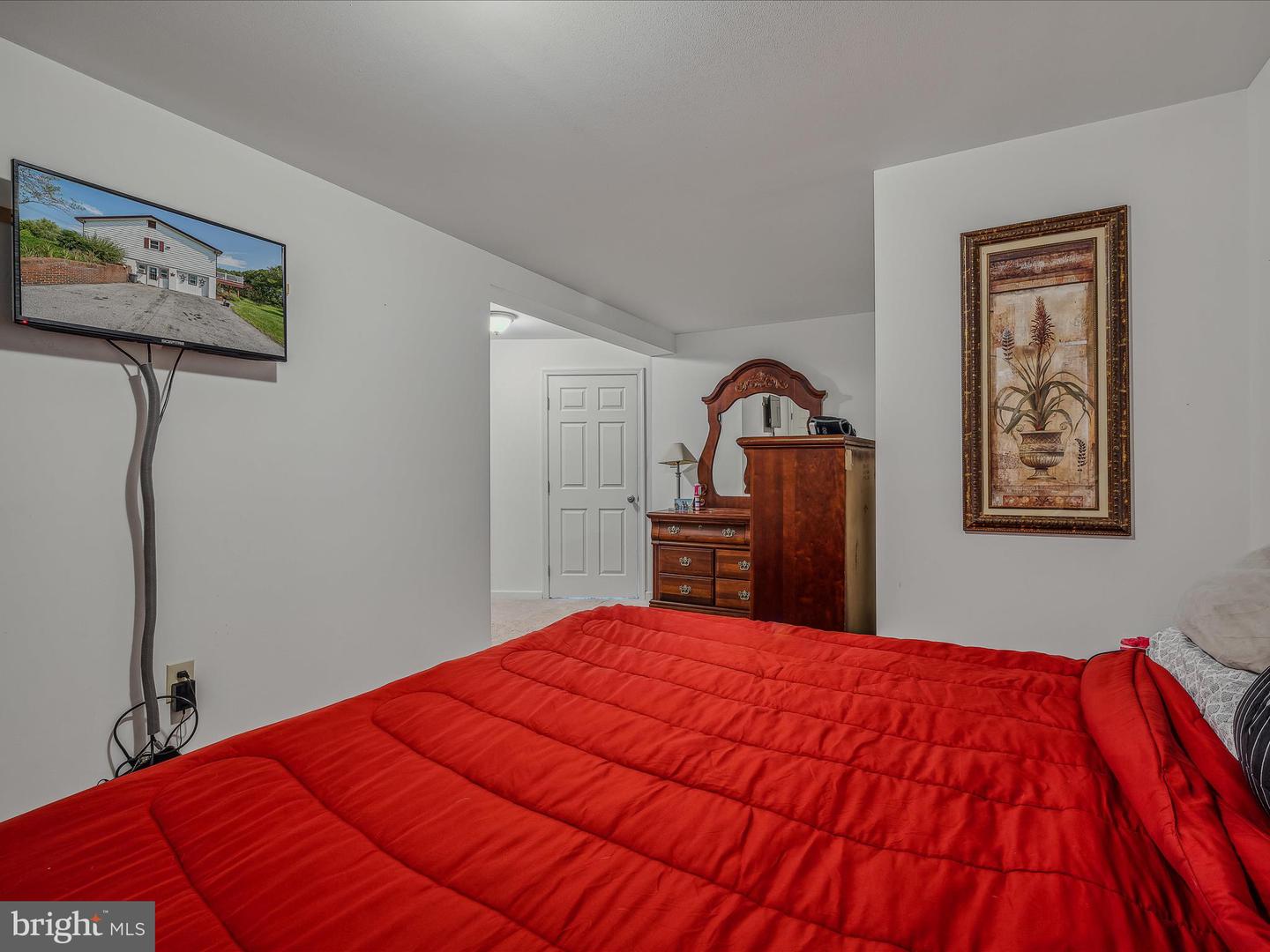 1165 Waugh Rd