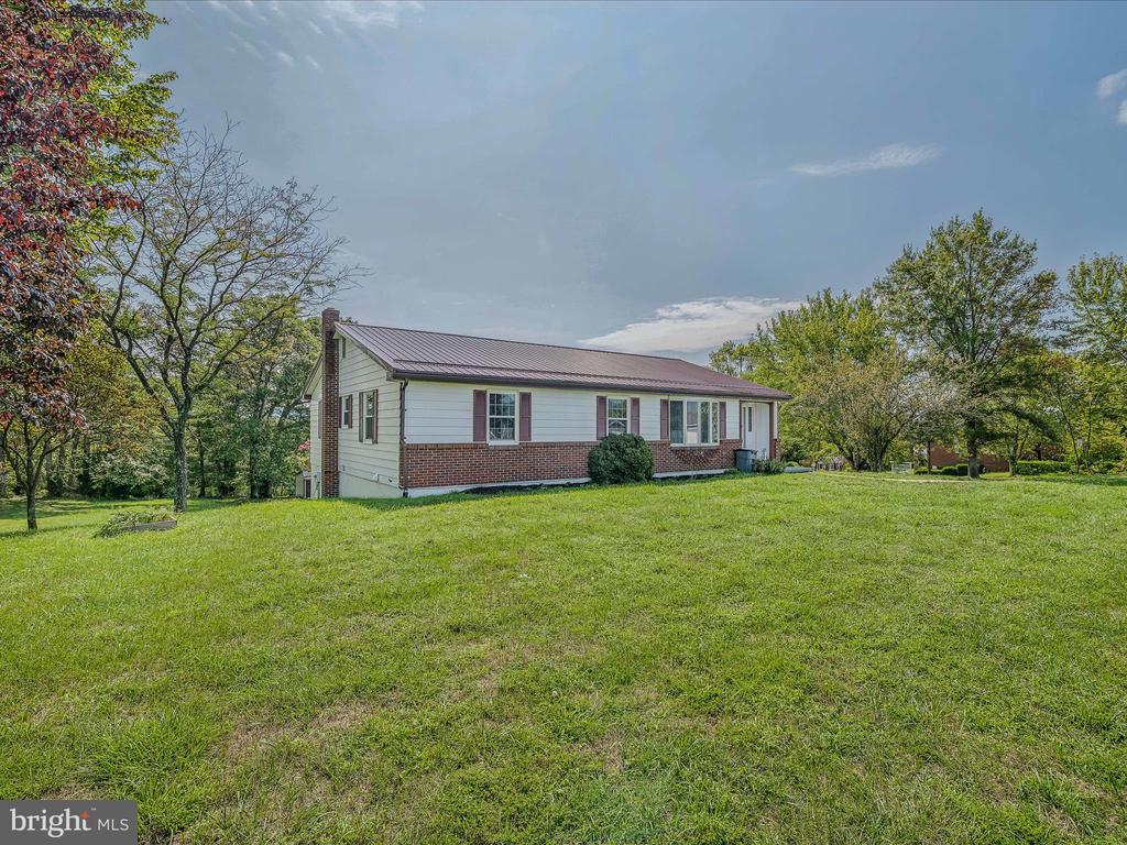 1165 Waugh Rd