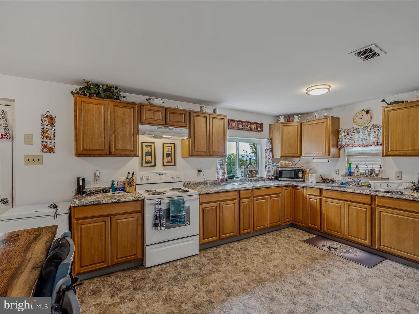 1165 Waugh Rd