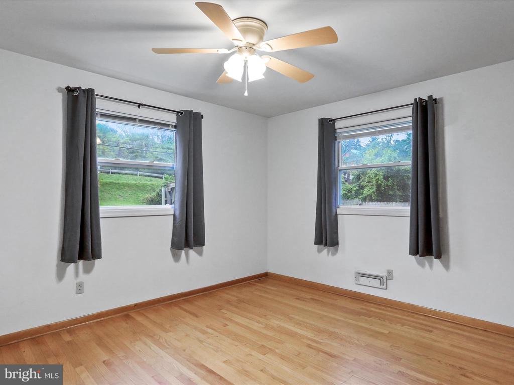 31 S John St
