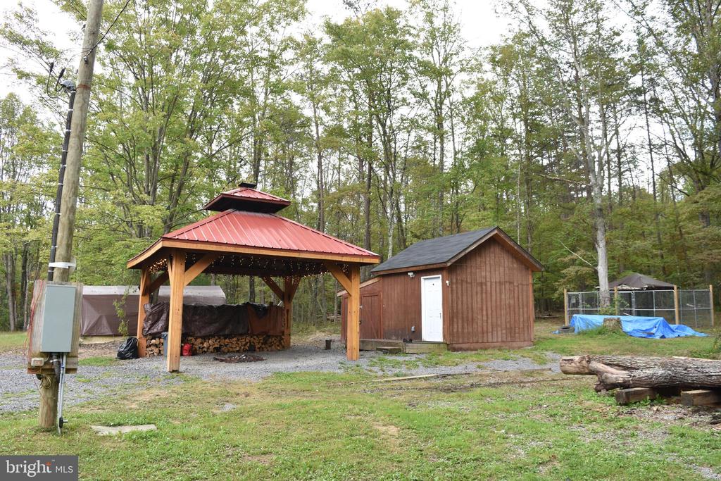499 Oliver Ln
