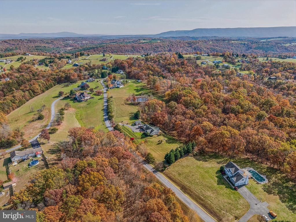 469 Meadowlark Ln