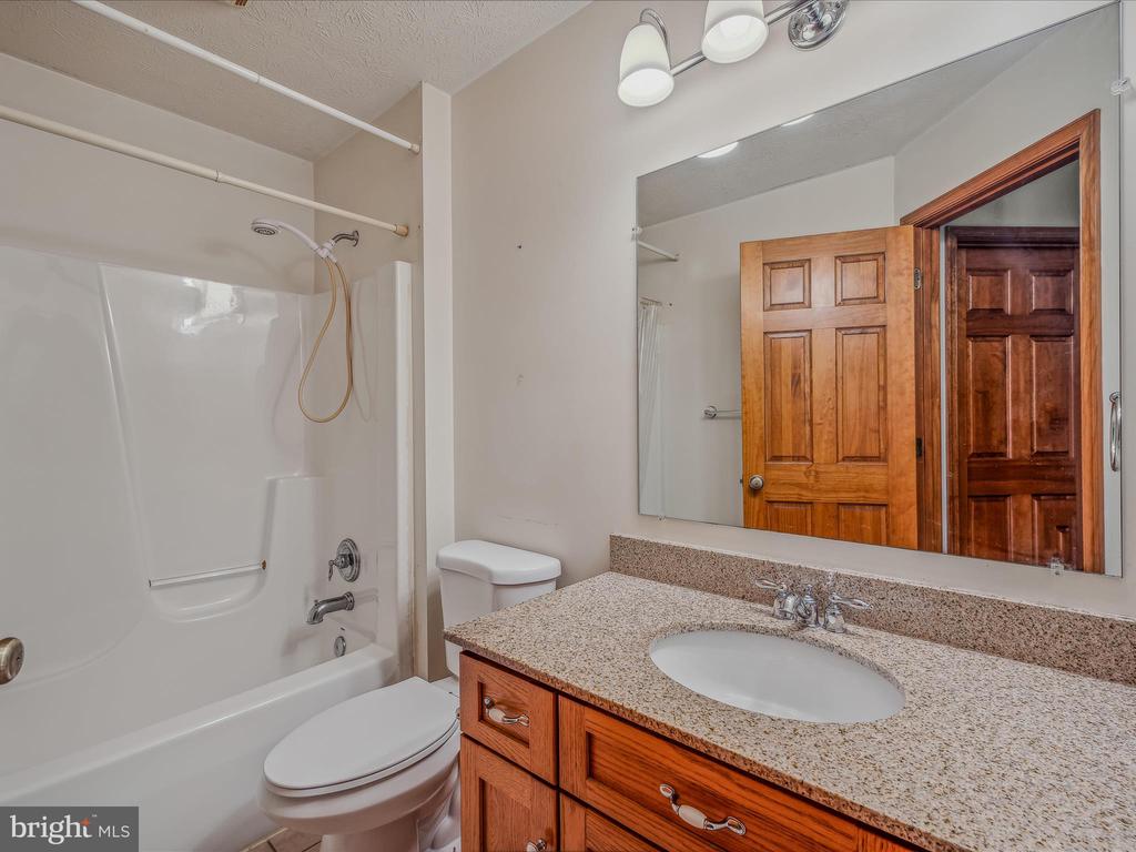 469 Meadowlark Ln