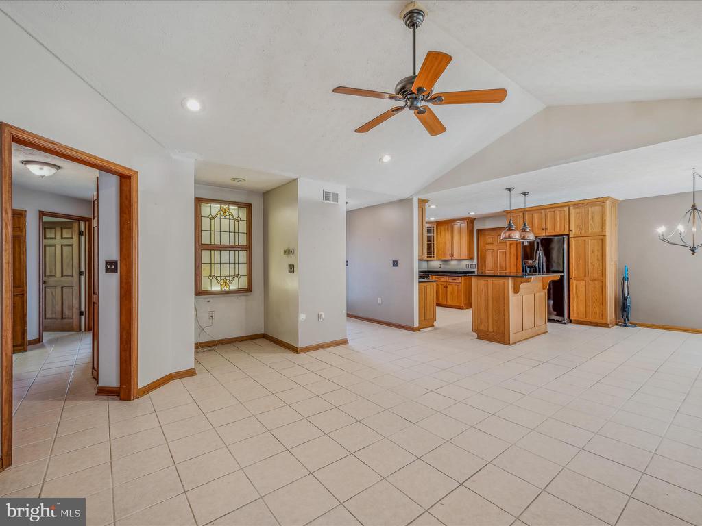 469 Meadowlark Ln