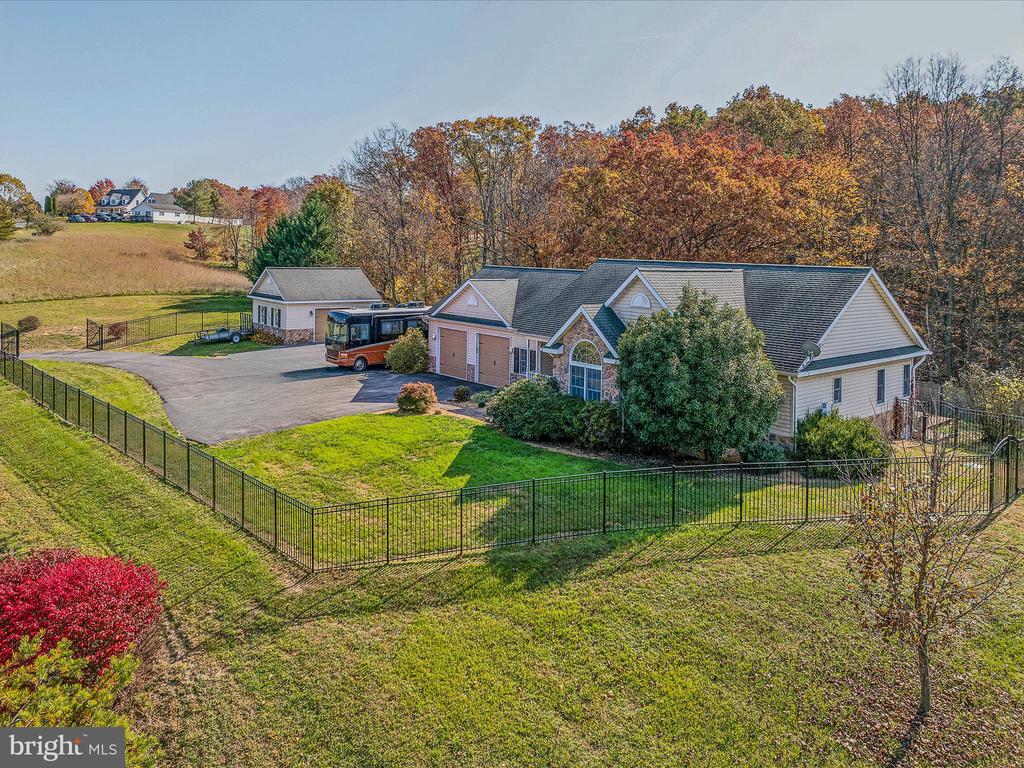 469 Meadowlark Ln