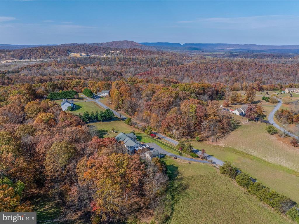 469 Meadowlark Ln