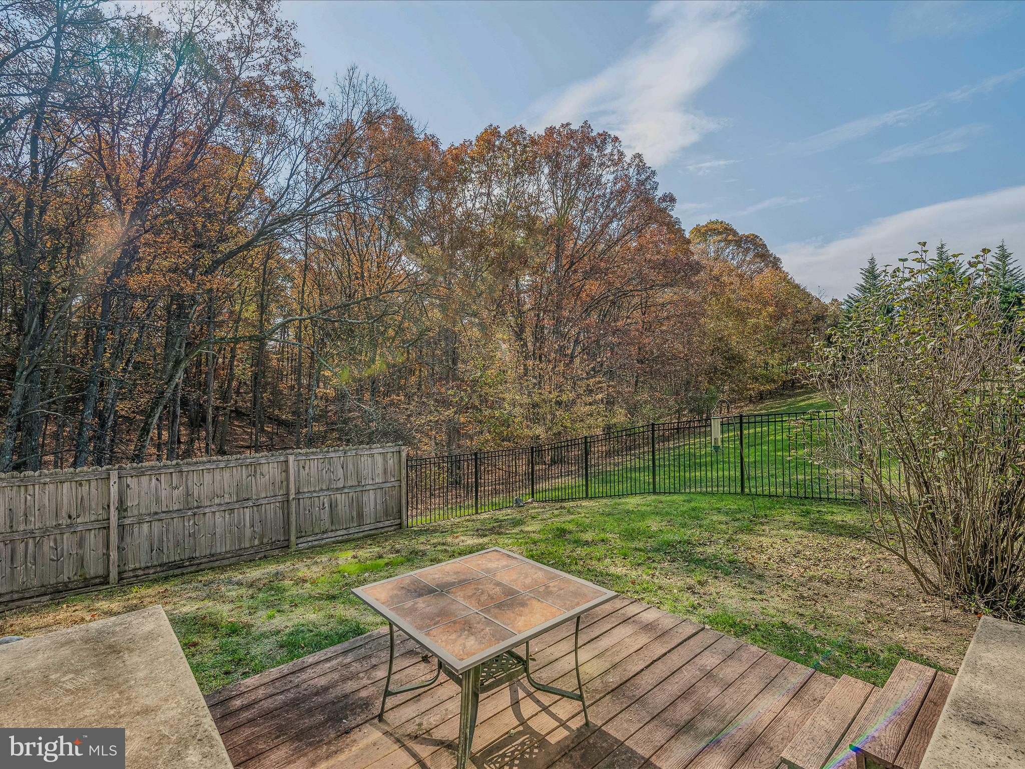 469 Meadowlark Ln
