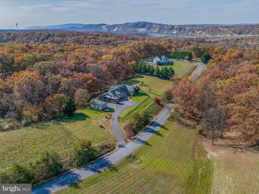 469 Meadowlark Ln