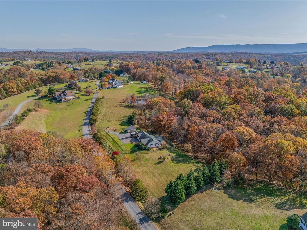 469 Meadowlark Ln