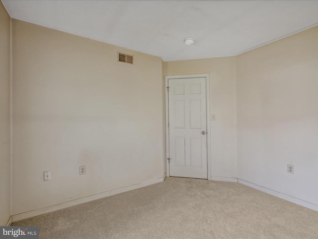 469 Meadowlark Ln