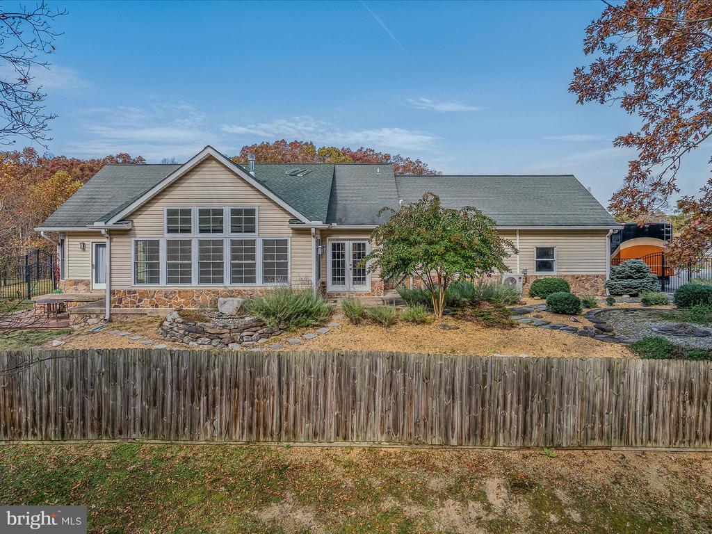 469 Meadowlark Ln