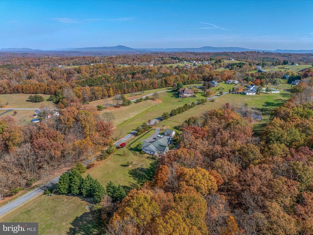 469 Meadowlark Ln