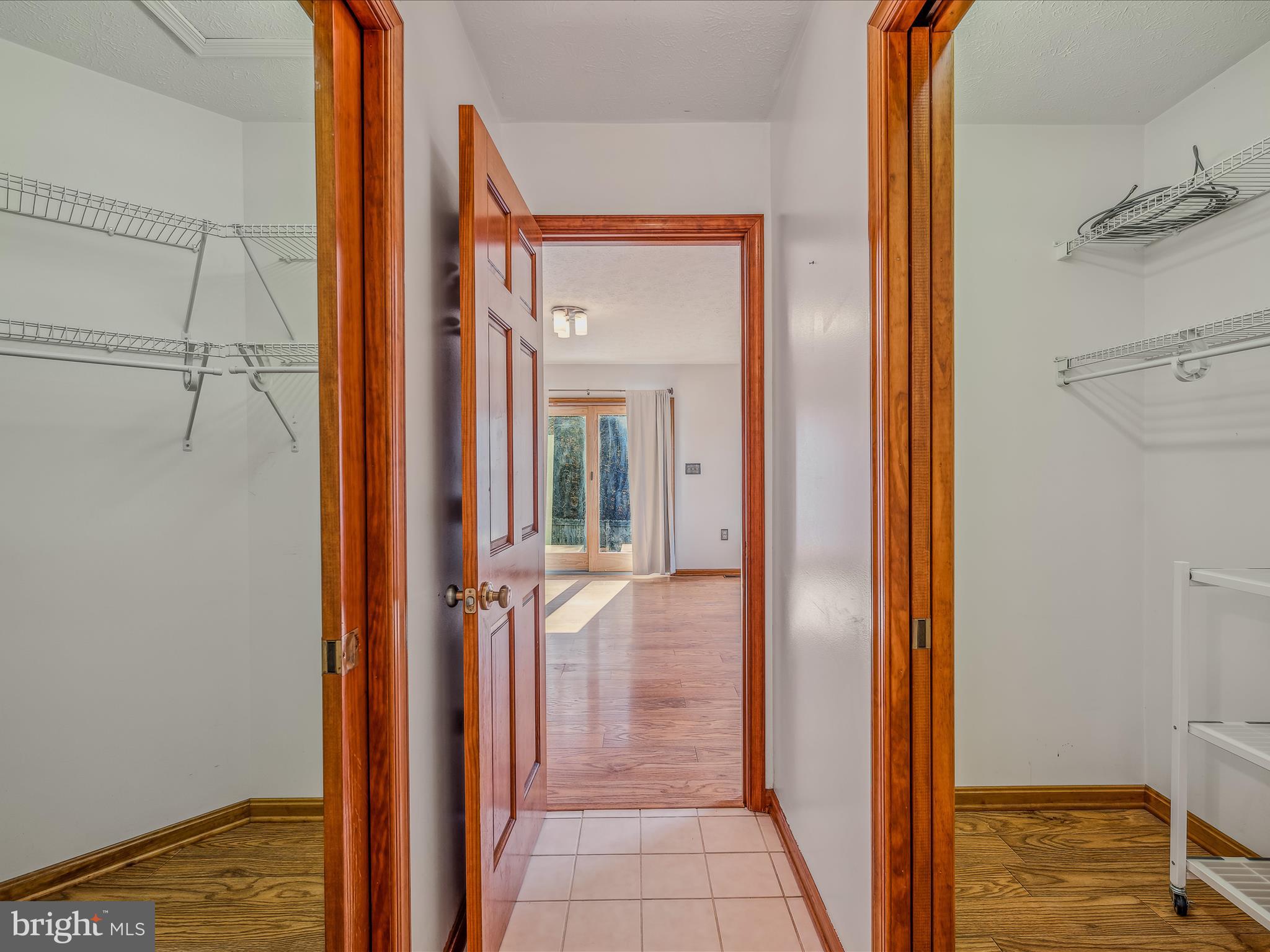 469 Meadowlark Ln