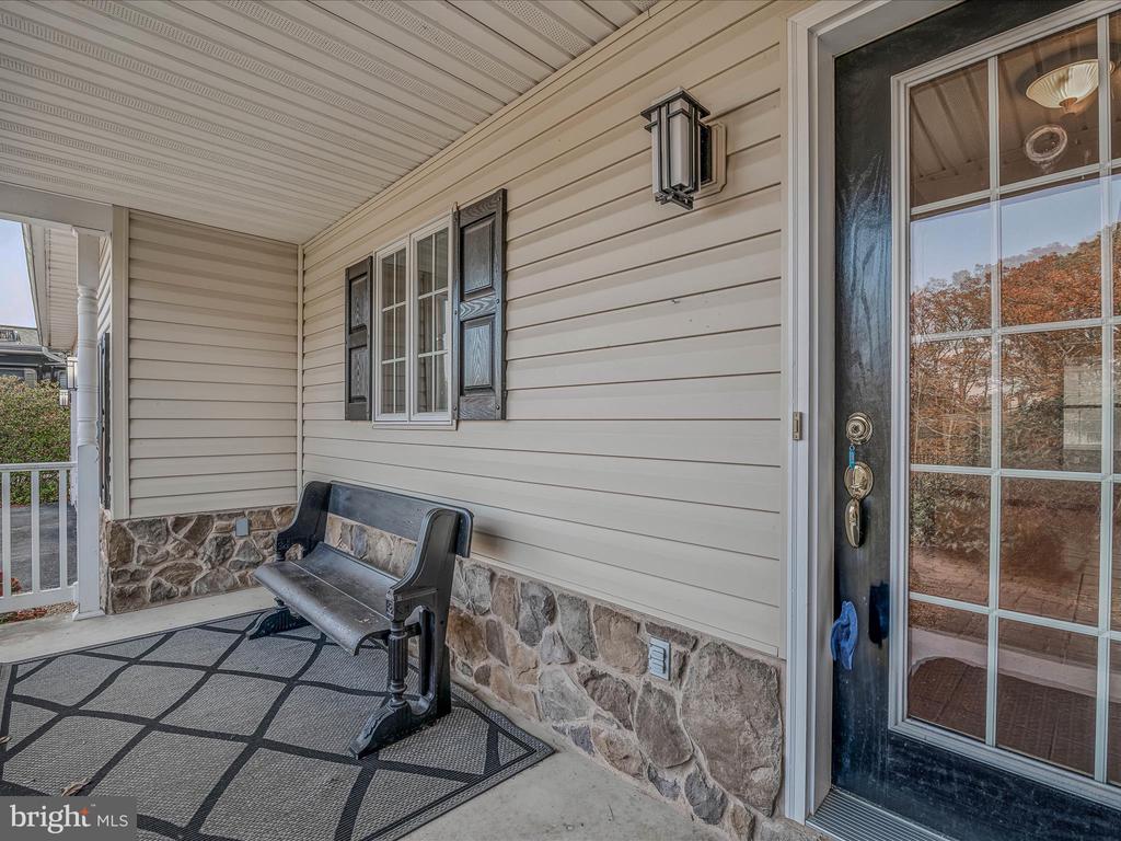 469 Meadowlark Ln