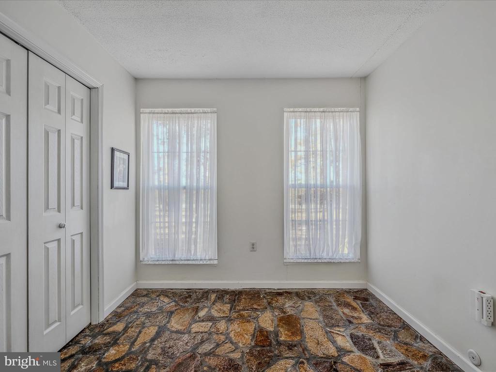 2635 Cacapon Rd