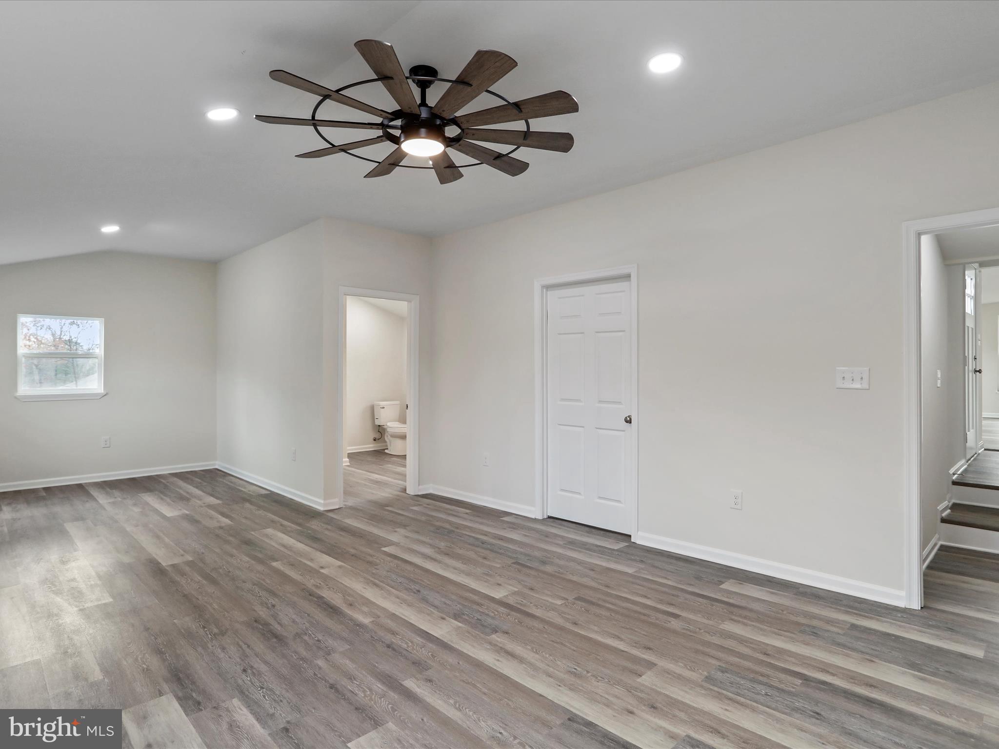 902 Wisteria Ln