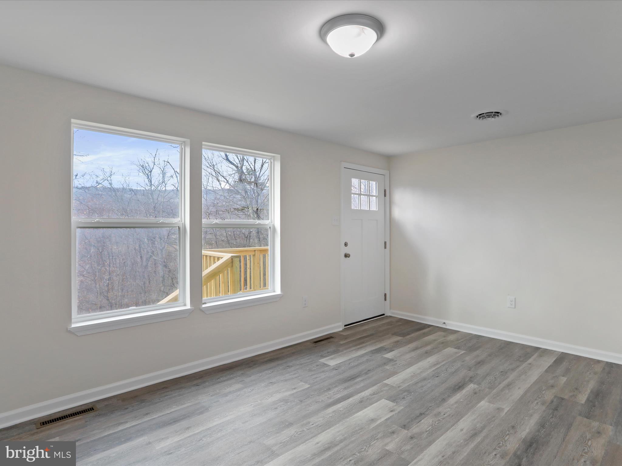 902 Wisteria Ln