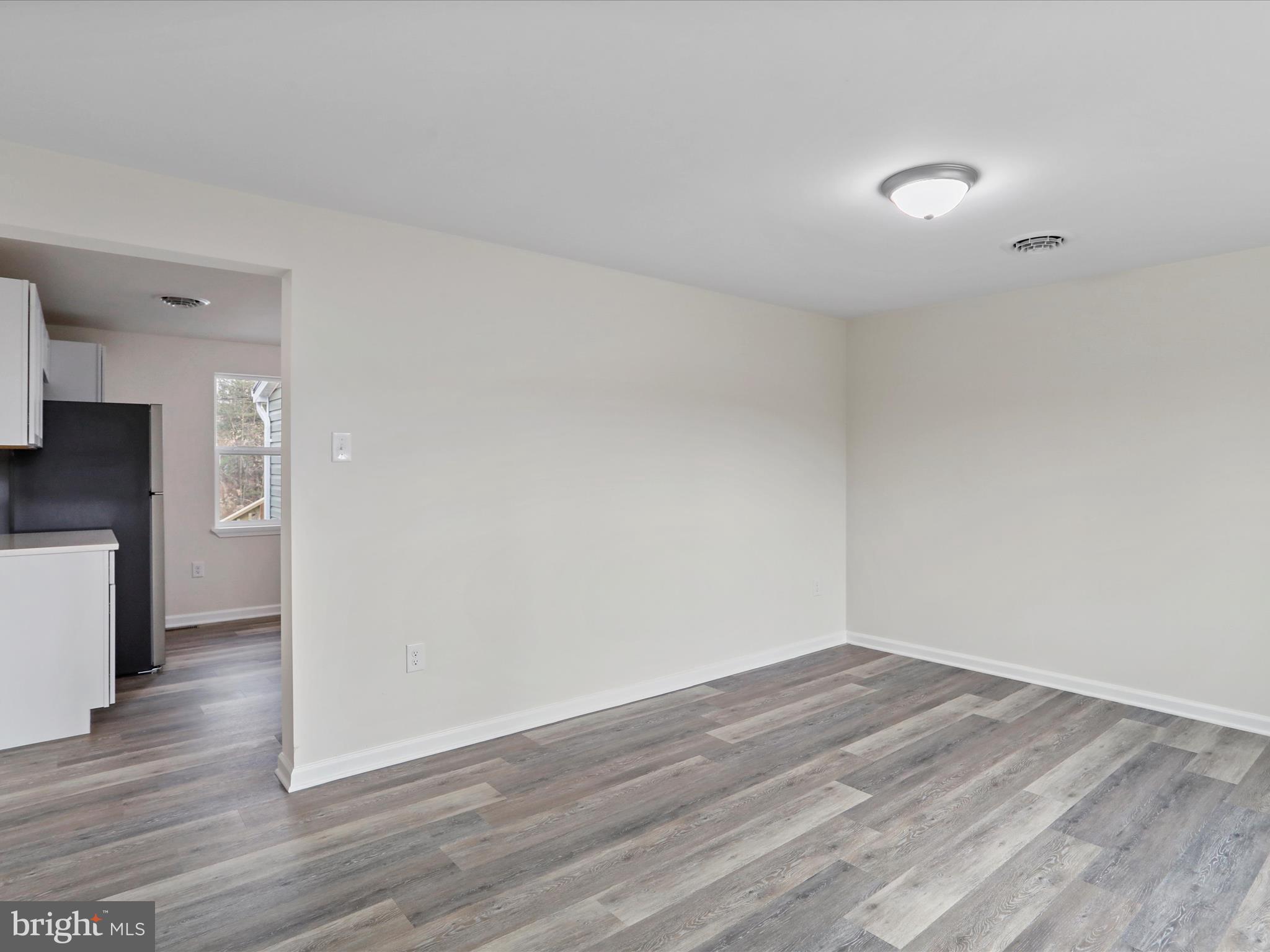 902 Wisteria Ln