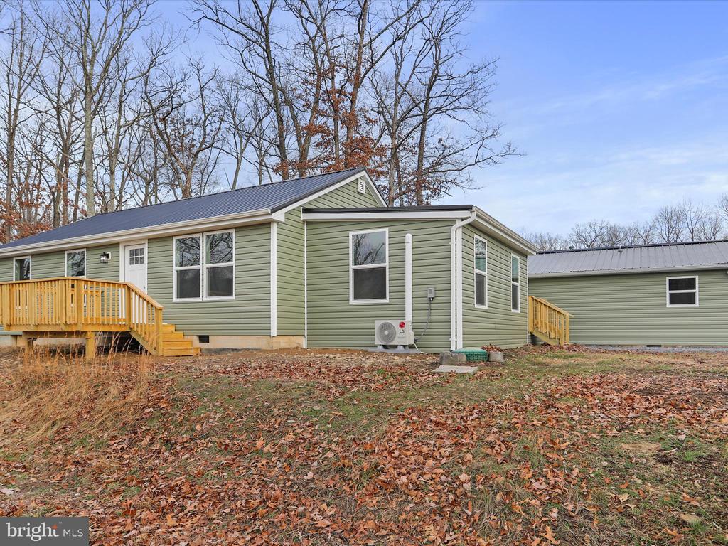 902 Wisteria Ln