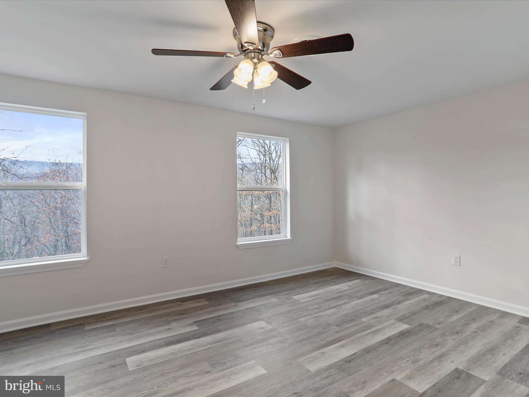 902 Wisteria Ln