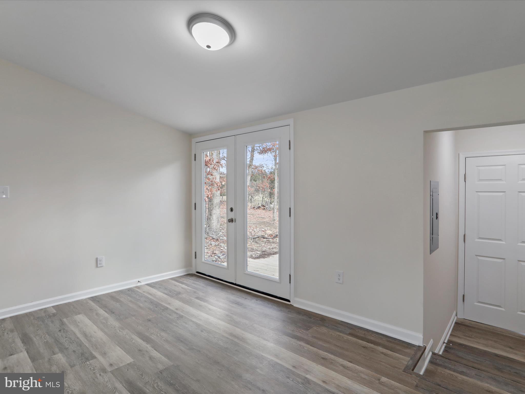 902 Wisteria Ln