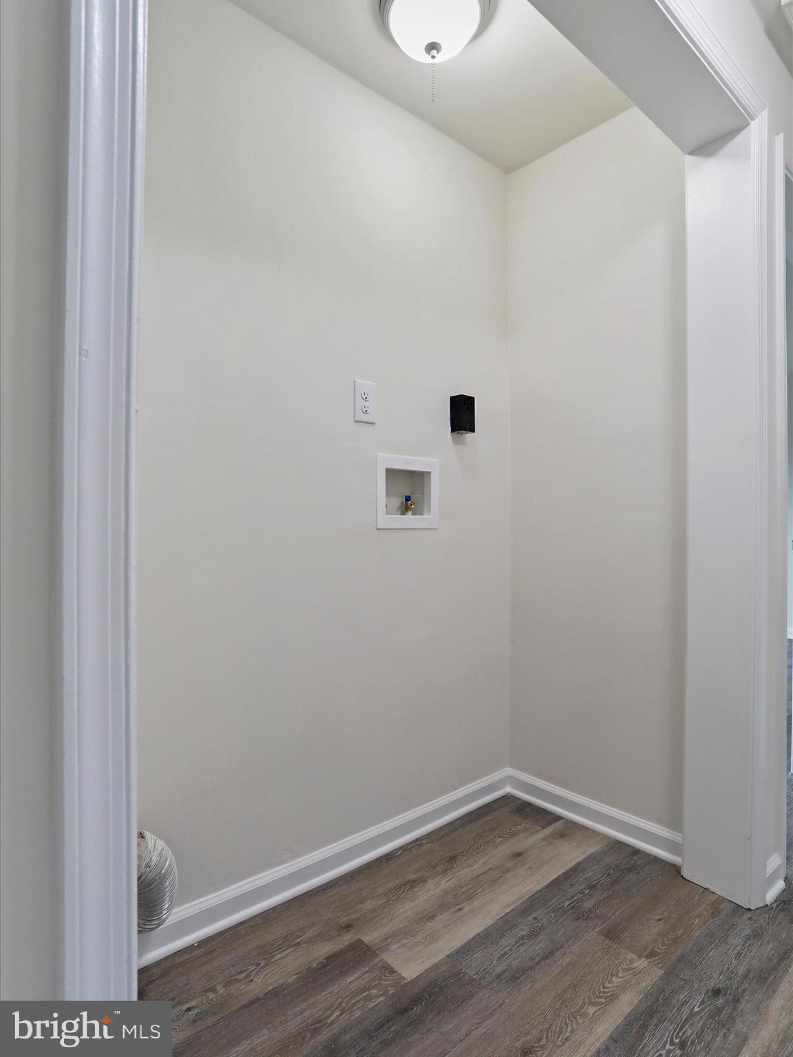 902 Wisteria Ln