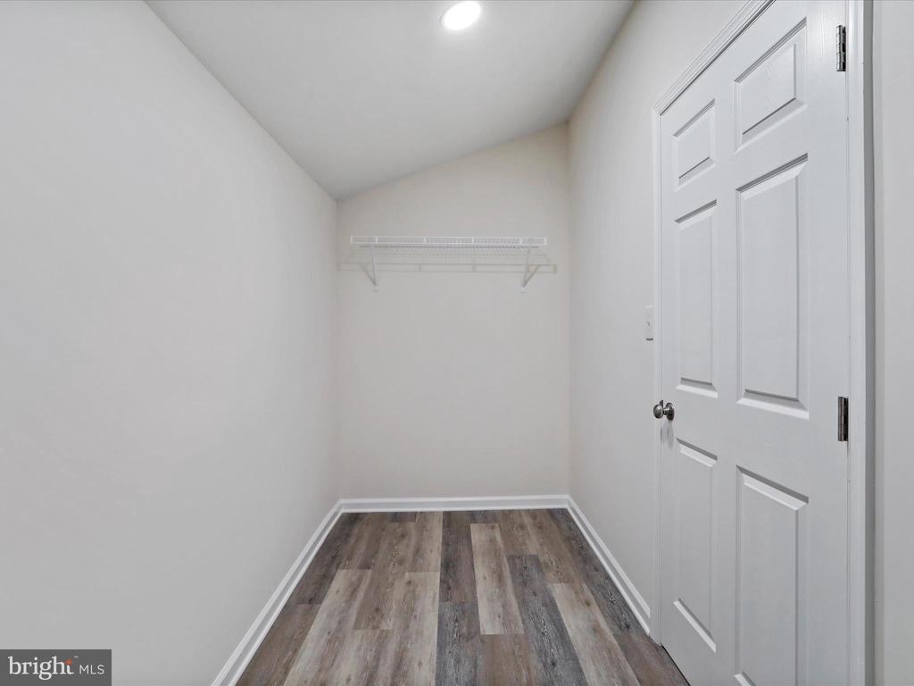 902 Wisteria Ln