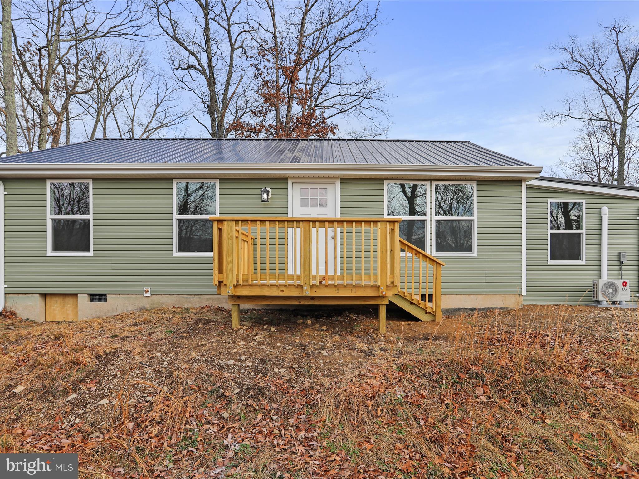 902 Wisteria Ln
