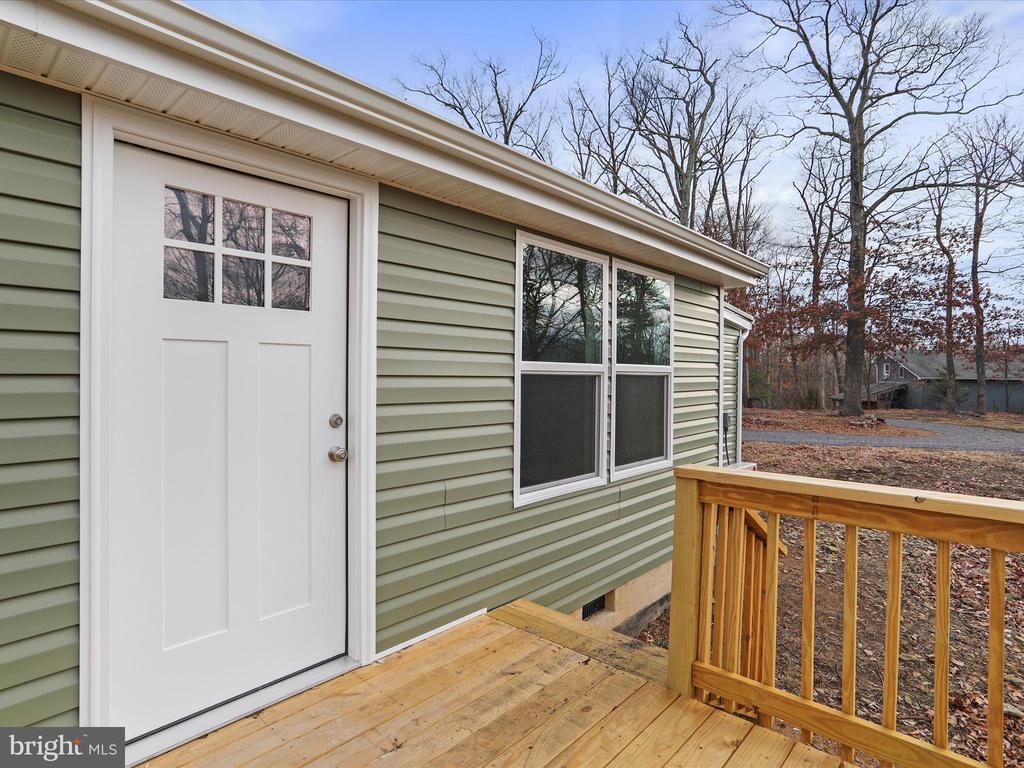 902 Wisteria Ln