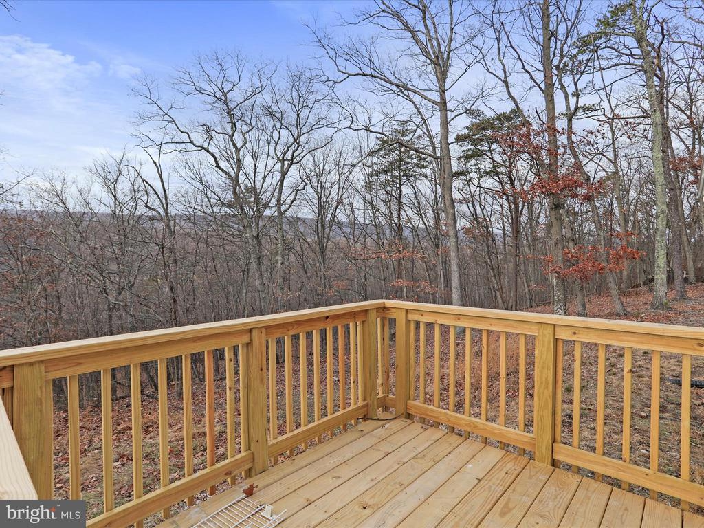 902 Wisteria Ln