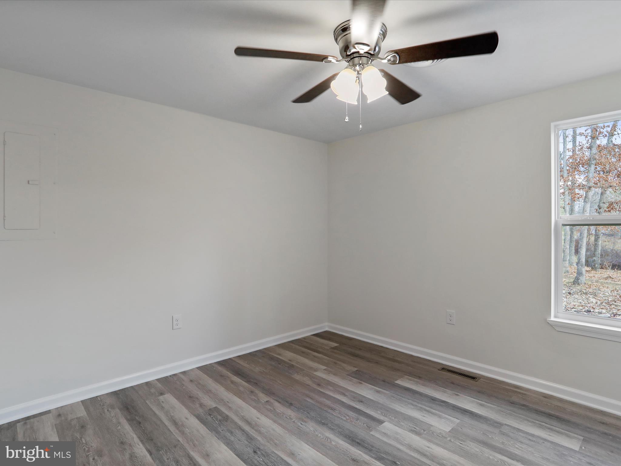 902 Wisteria Ln