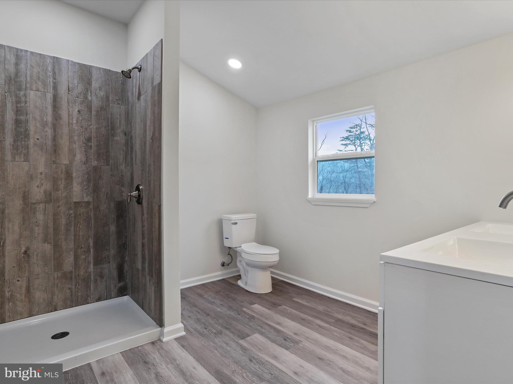 902 Wisteria Ln